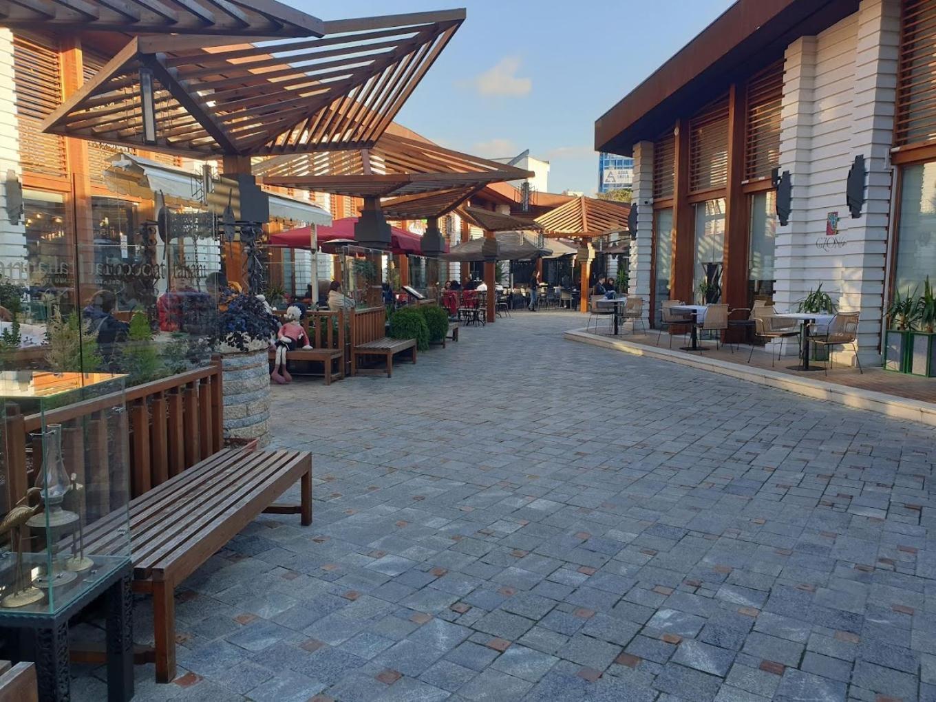 Ferienwohnung New Bazaar Bliss Tirana Exterior foto